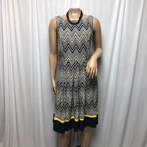 Jessica Howard Dress Womens Size 8 Black White Yellow Stretchy Zigzag Sleeveless